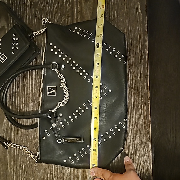 VS Purse and Wristlet Set - Picture 2 of 9